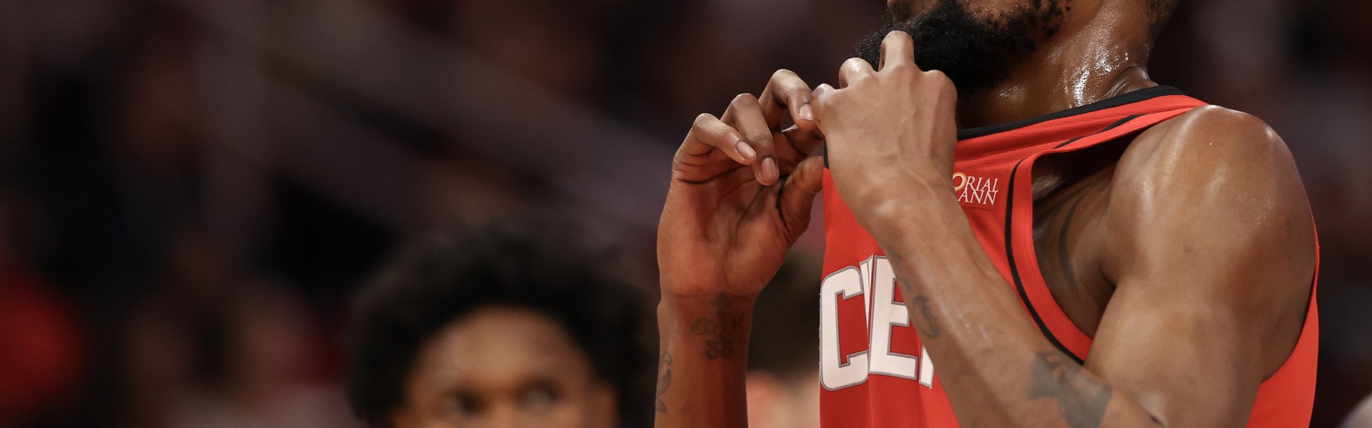 耀世娱乐平台-杜兰特：这场比赛有季后赛氛围 各队都开始发力&amp;未来比赛会更激烈