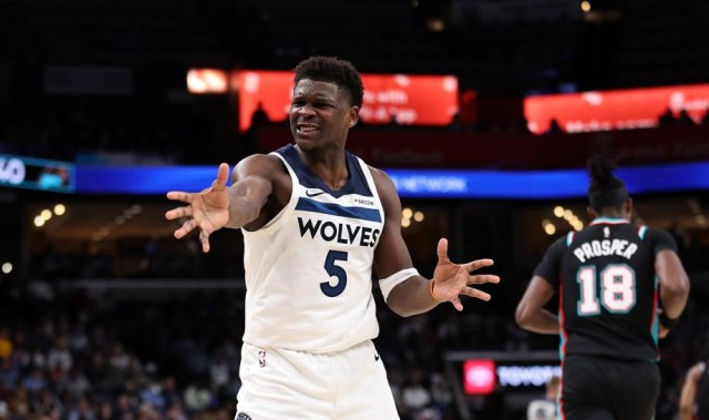 耀世娱乐官方平台-爱德华兹33分杰罗姆复出20+6 森林狼送灰熊6连败